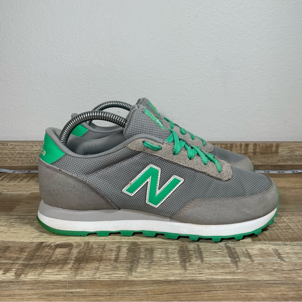 New Balance 501 Suede Casual Lifestyle Shoe Women's Sneaker 8.5 Gray Teal EUC